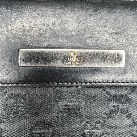 Authentic GUCCI wallet - Picture 6 of 16